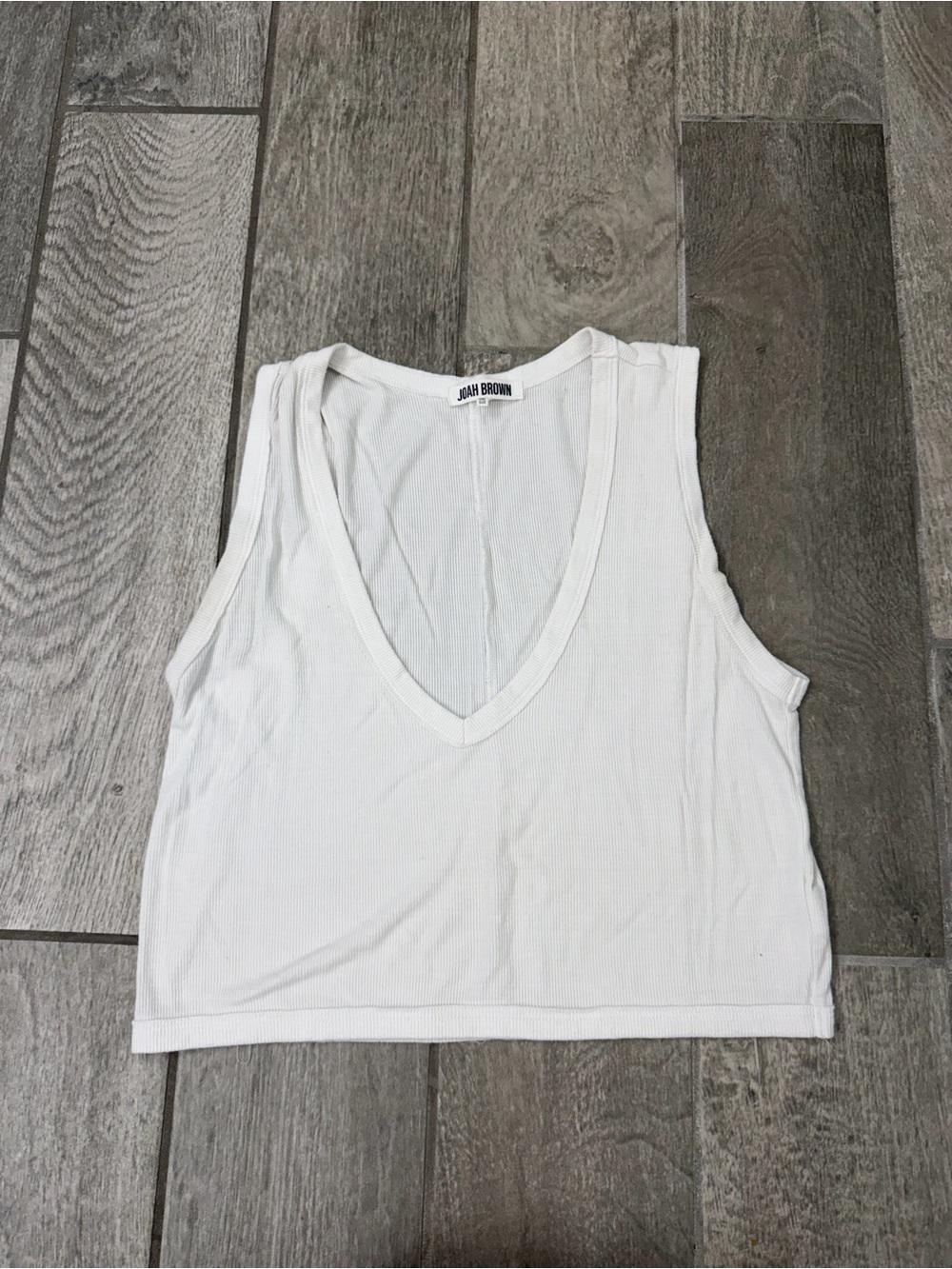 Joah Brown White Ribbed V-Neck Cropped Tank